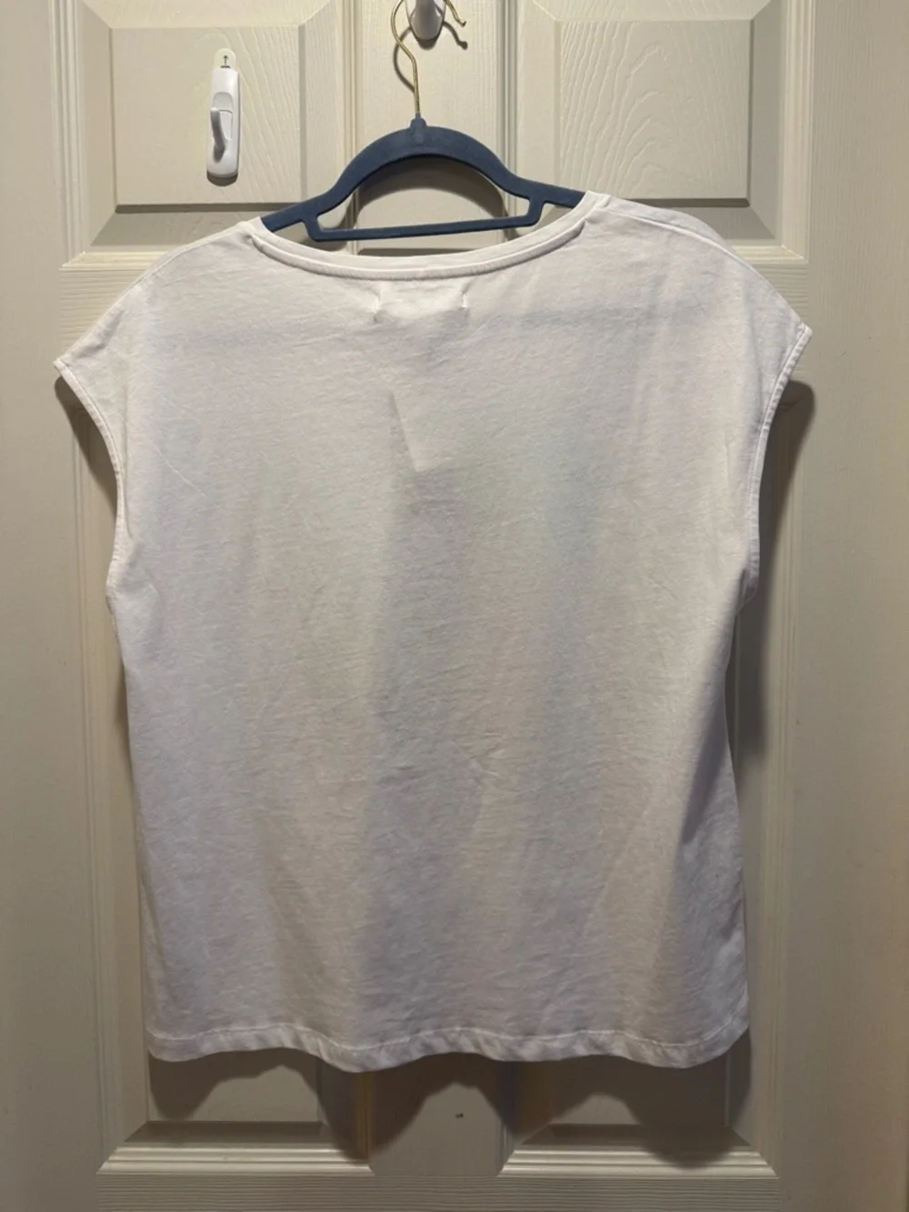 Sequined multicolor parrot sequin embellishment Cotton Top - Picture 7 of 15